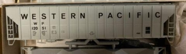 Roundhouse 807-03 HO Western Pacific 50' Covered Hopper Car # 12051 Kit