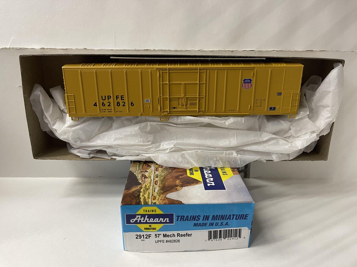 Athearn 2912F HO 57 Mech Reefer U Pacific Fruit Express Car Kit #462826