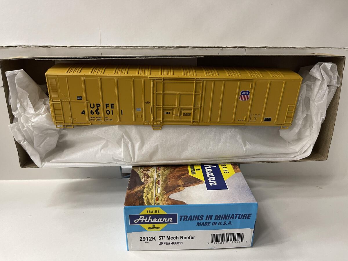 Athearn 2912K HO 57 Mech Reefer U Pacific Fruit Express Car Kit #466011