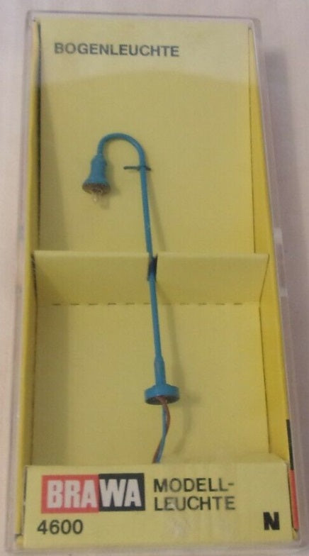Brawa 4600 N Blue Lighted Street Lamp