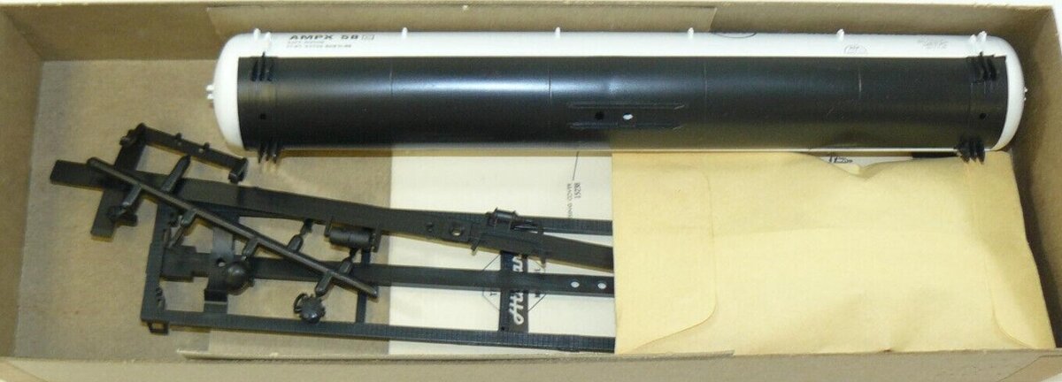 Athearn 1529 HO Scale AMPX 62' Tank Car ACF Road # 58 Kit