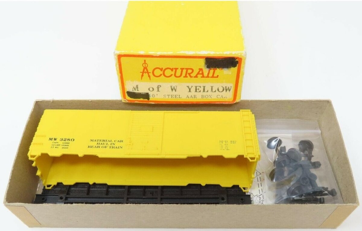 Accurail 3284 HO M of W Yellow 40' Steel AAR Box Car # 3280 Kit