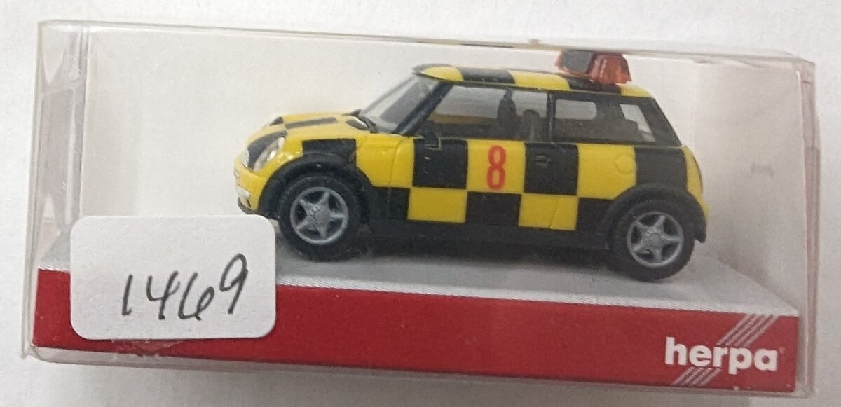 Herpa 45599 HO Mini Cooper TM Yellow and Black Checkered Taxi