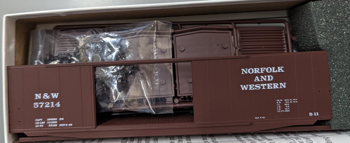 InterMountain 40602-05 HO Norfolk & Western PS-1 50' Double Door Box Car #57214