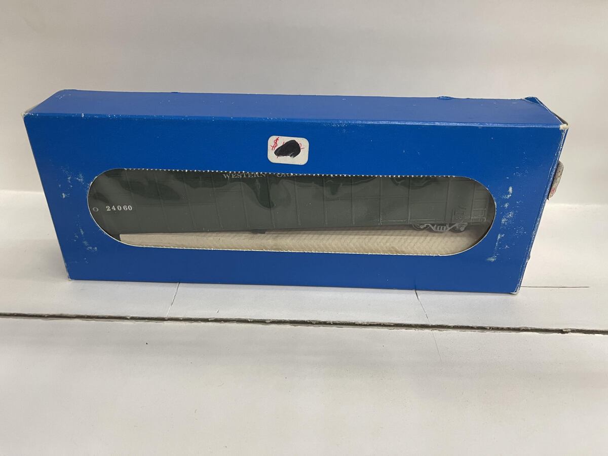 E&C Shops 24060 HO WO 24060 62' Woodchip Ribbed Side Gondola Car Kit