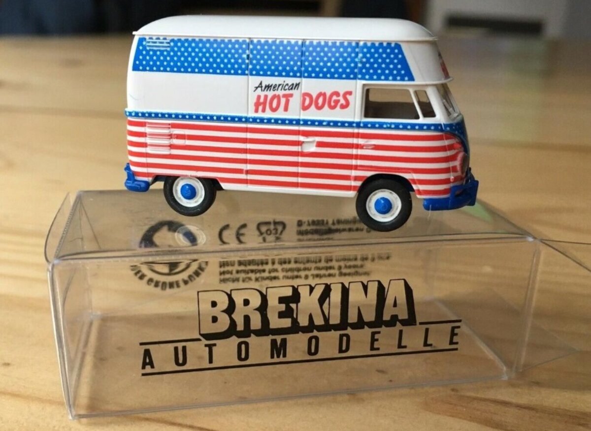Brekina Automodelle HO American Hot Dogs VW T1-B High Roof Cargo Van