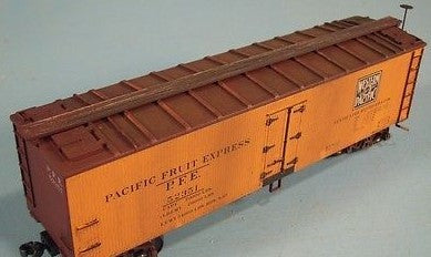 Accurail 52351 HO WP Pacific Fruit Express 40' Wood Refrigerator Car