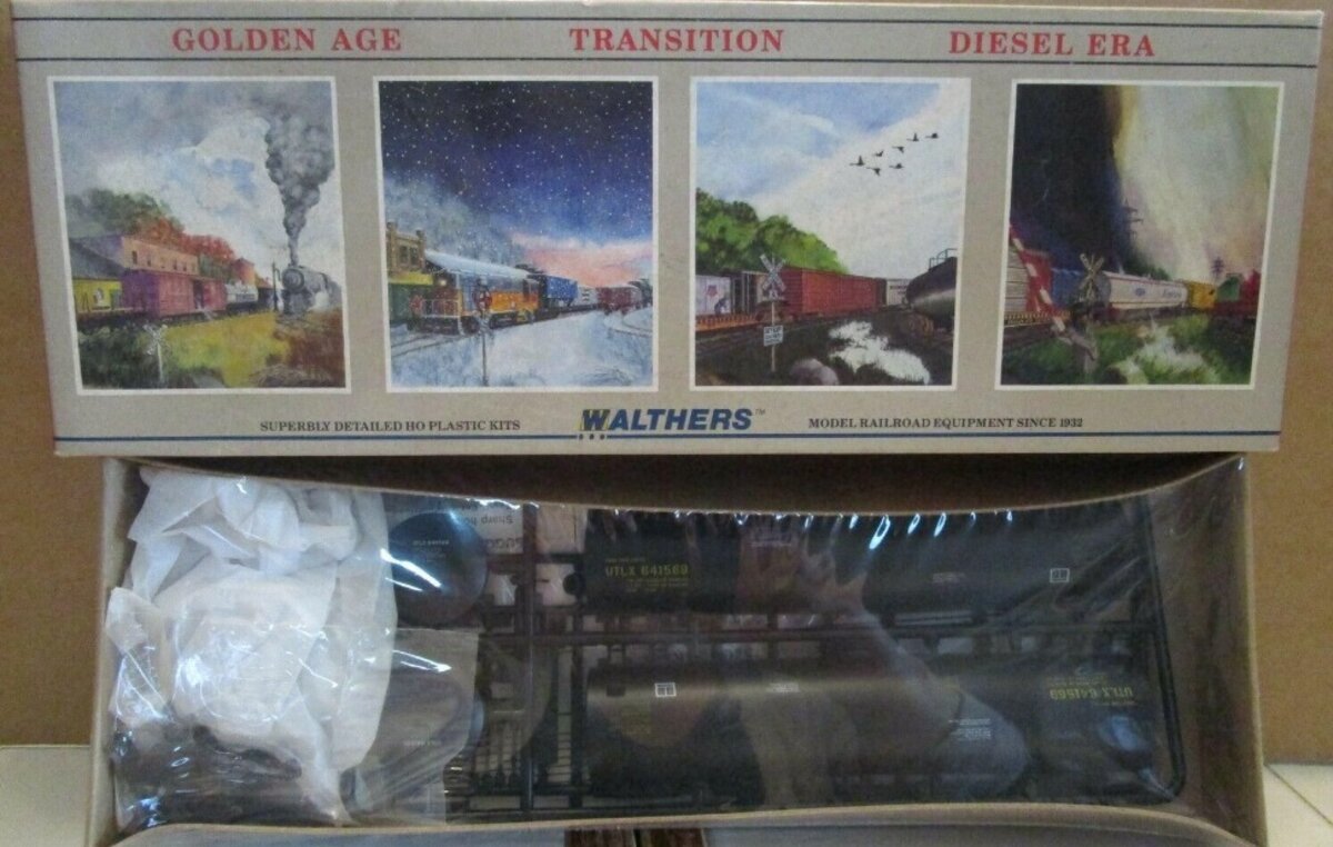 Walthers 932-5201 HO UTLX 54' Tank Car Road Number May Vary Kit