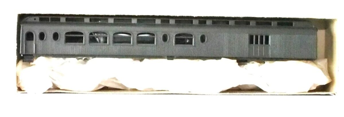 Roundhouse P83 Pullman Palace Combination Undecorated Kit