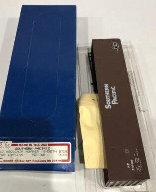 E&C Shops 0104 HO Southern Pacific 62' Woodchip Hopper Car #355405