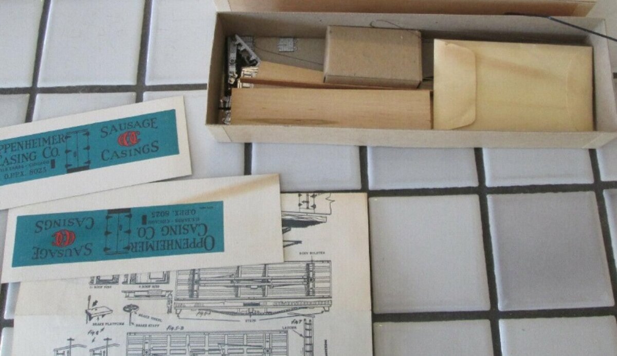 Red Ball 137 HO Oppenheimer Sausage Reefer Craftsman Kit