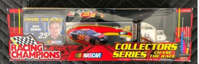 Racing Champions 76122 1:64 Jerry Nadeau #25 UAW-Delphi Racing Transporter