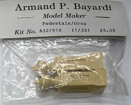 Bayardi A32/910 1:32 Resin Pedestals / Urns (Set of 2)