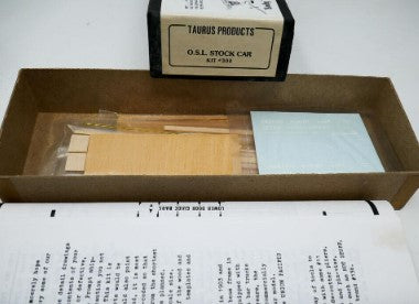Taurus 300 HO O.S.L. Stock Car Building Kit