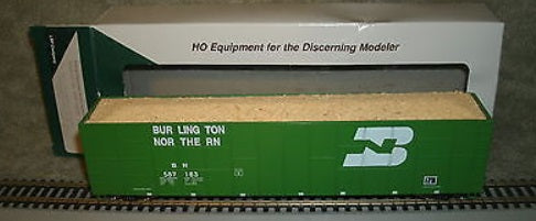 LBF 102101 HO Burlington Northern 62' Woodchip Hopper Ribbed Side Road # May Var