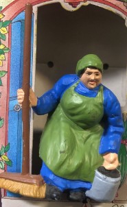 Elita Modelle 10016 G Scale Older Woman w/Broom and Cleaning Bucket