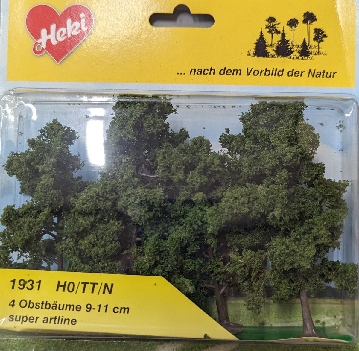Heki 1931 HO Fruit Trees (Set of 4)