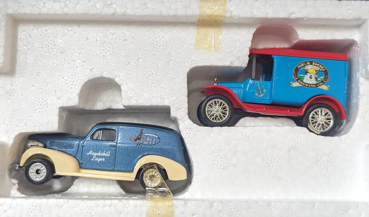 Matchbox MGB04/B-M 1:64 Great American Breweries Collection 1996/1997 (Set of 2)