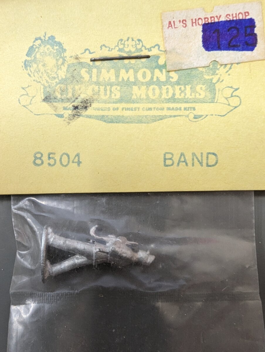 Simmons 8504 HO Circus Band Member Silver Figure