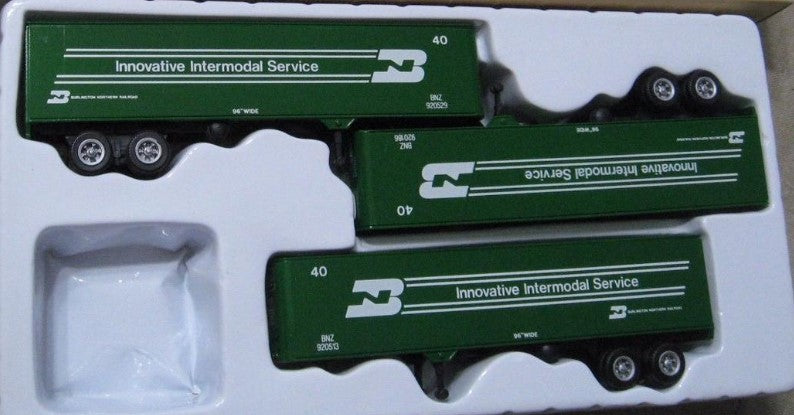 Con-Cor 0004-008102 HO Innovative Intermodal Service 40'''' Piggyback Box Traile