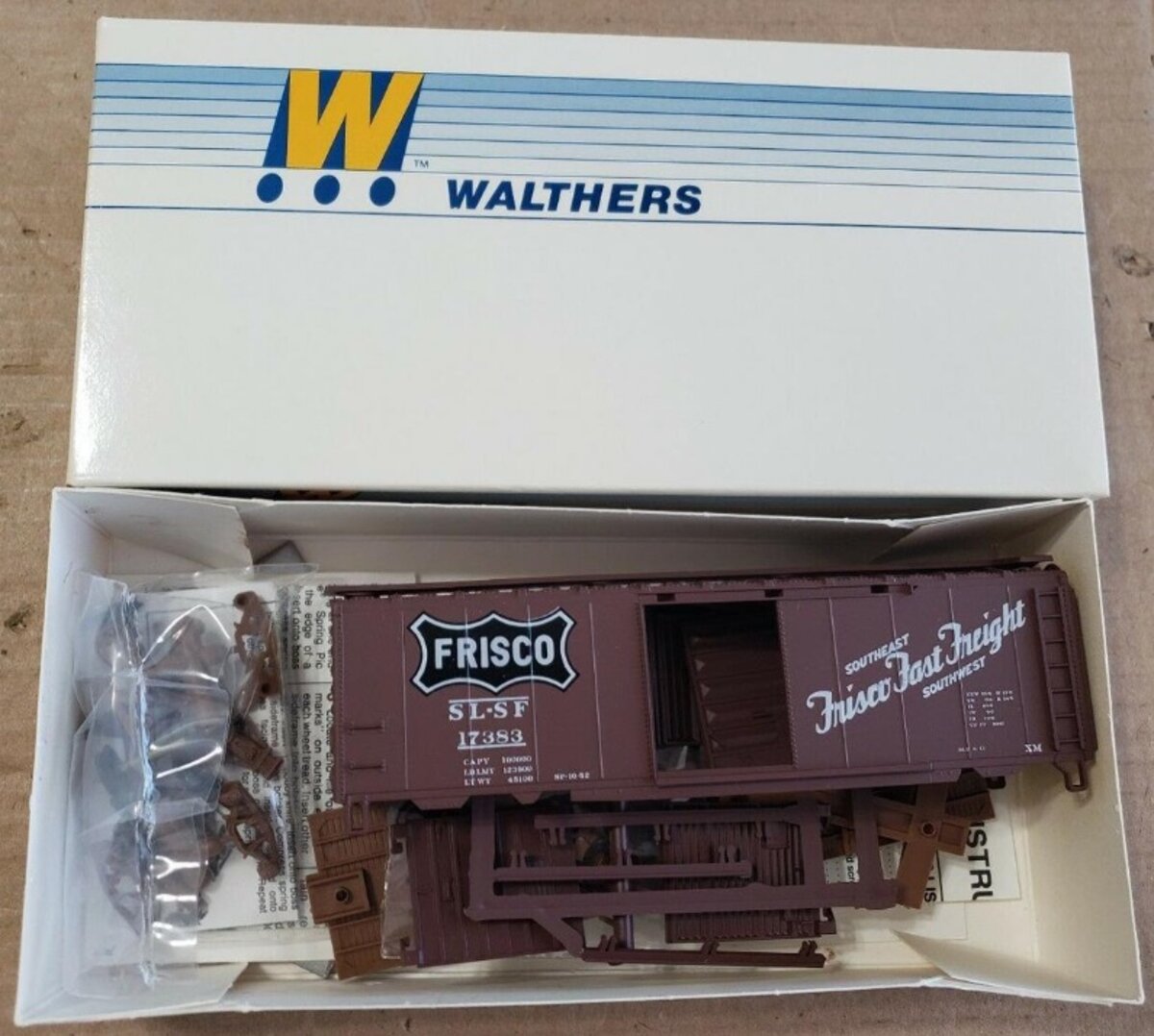 Walthers 932-3713 HO Frisco 40'''' PS-1 Box Car Kit