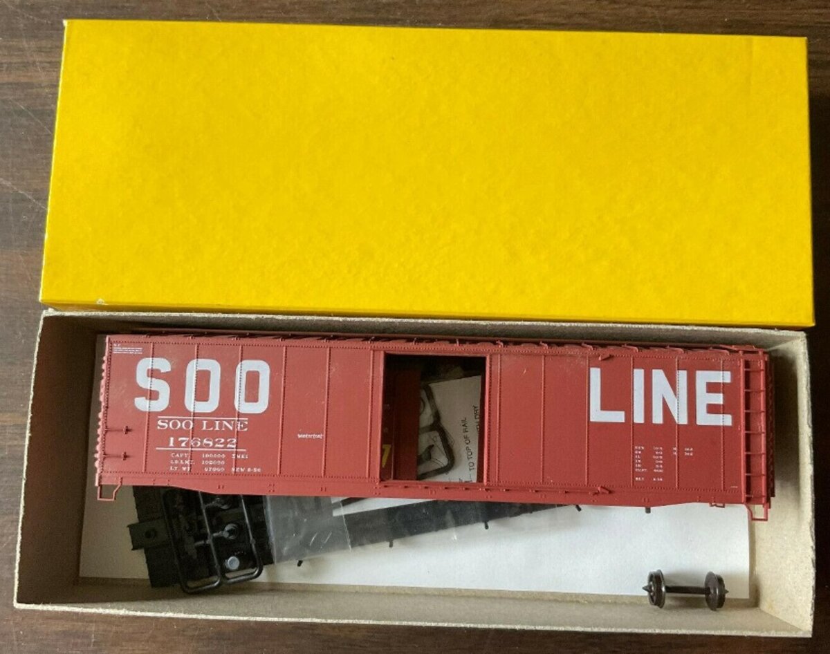 Accurail 1950 HO SOO Line 1950''''s Original Paint Scheme Plug Door 50'''' Boxar