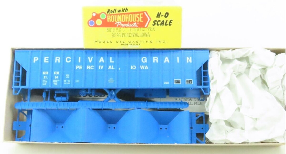 Roundhouse 3526 HO Percival Iowa 50' FMC Covered Hopper Kit