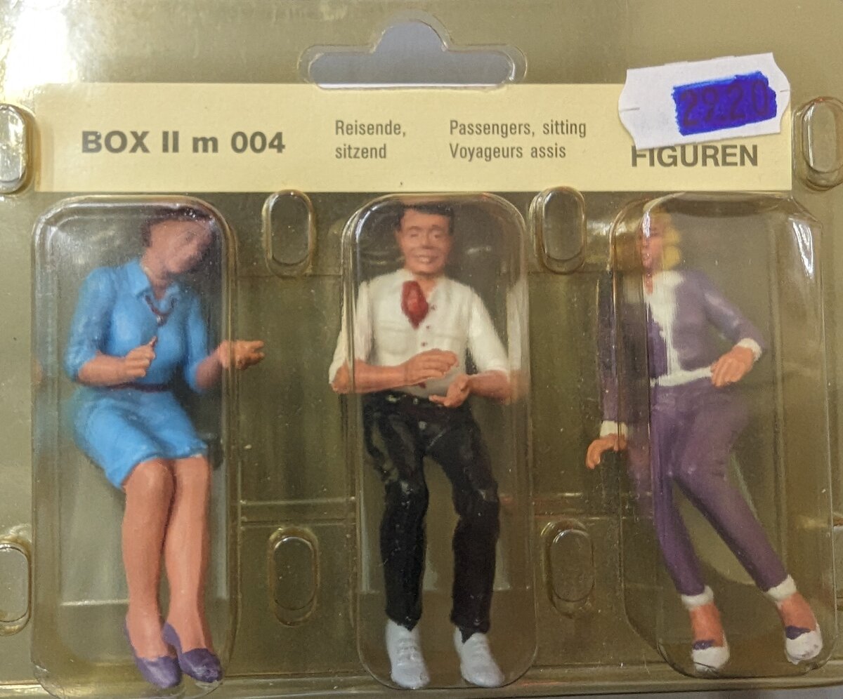 Merten 004 G Scale Box II Sitting Passengers (Pack of 3)