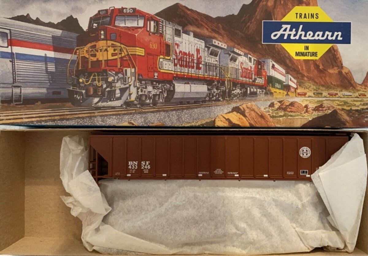 Athearn 5315 HO Oxide Red BNSF 54 Ft Covered Hopper Kit
