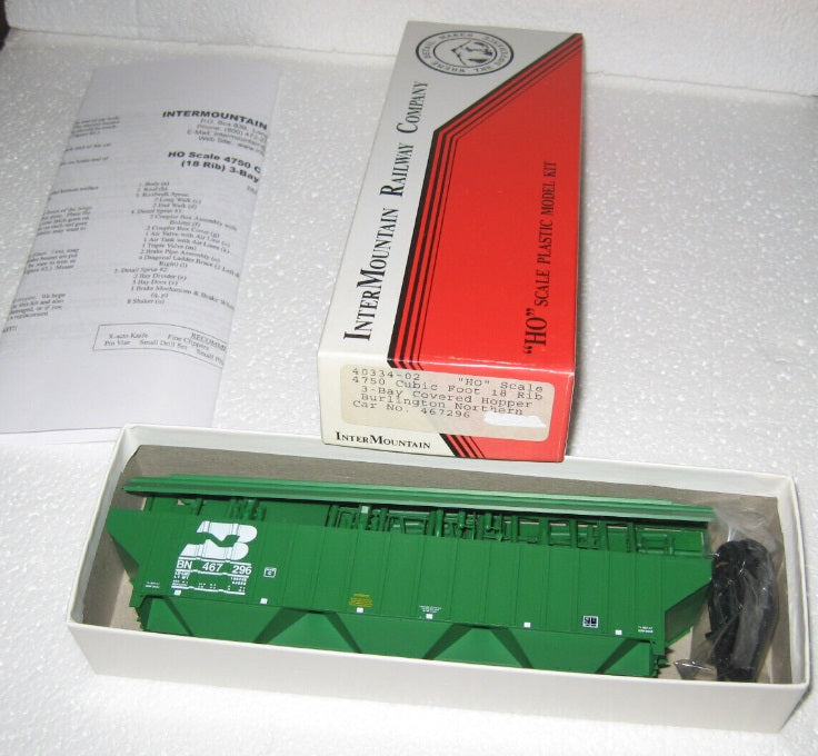 InterMountain 40334-02 HO Burlington Northern 4750 Cubic Ft 3-Bay Cvd Hopper Kit