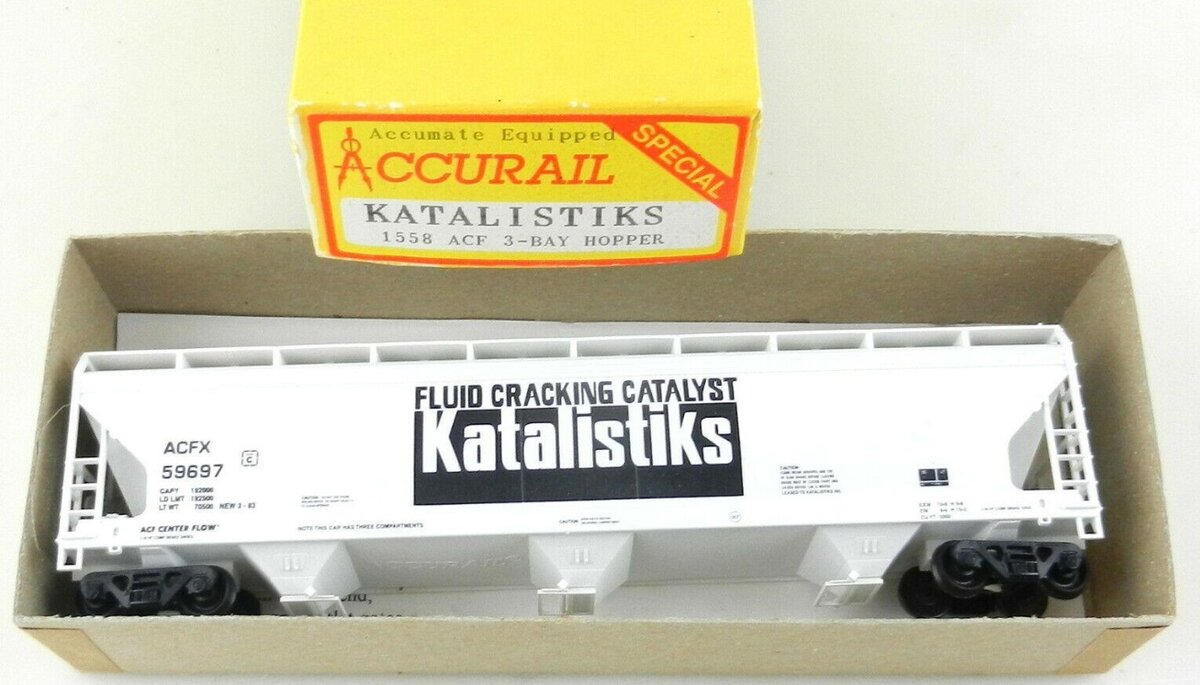 Accurail 1558 HO Katalistiks ACF 3-Bay Hopper Kit