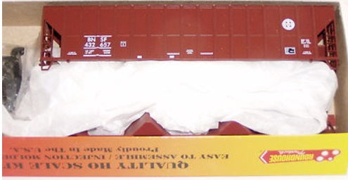 Roundhouse 3537 HO Burlington Northern Santa Fe FMC Covered Hopper Kit