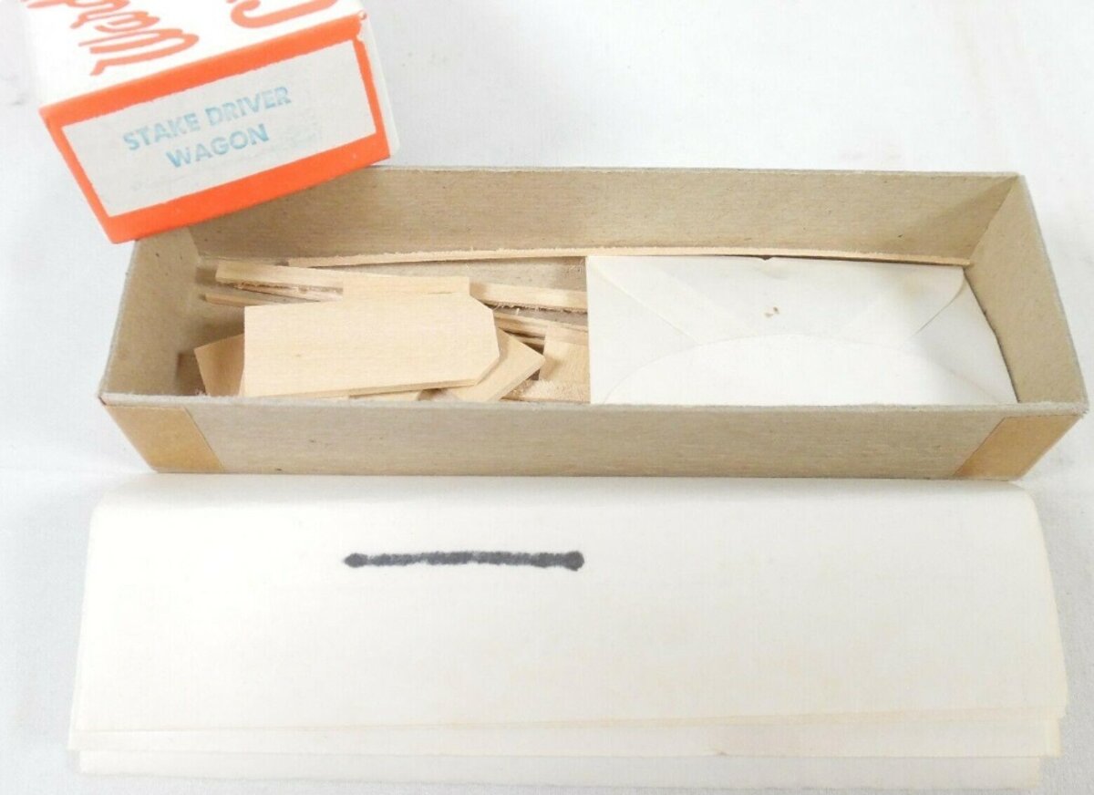 Wardie-Jay 120 HO Scale Stake Driver Circus Wagon Kit