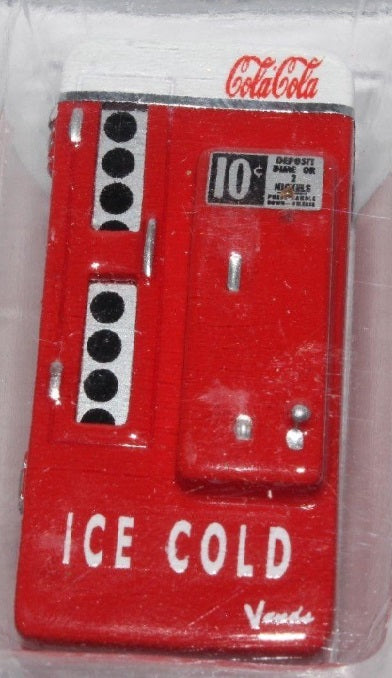 AHM AHM43-912 O Scale Coca-Cola Soda Machine