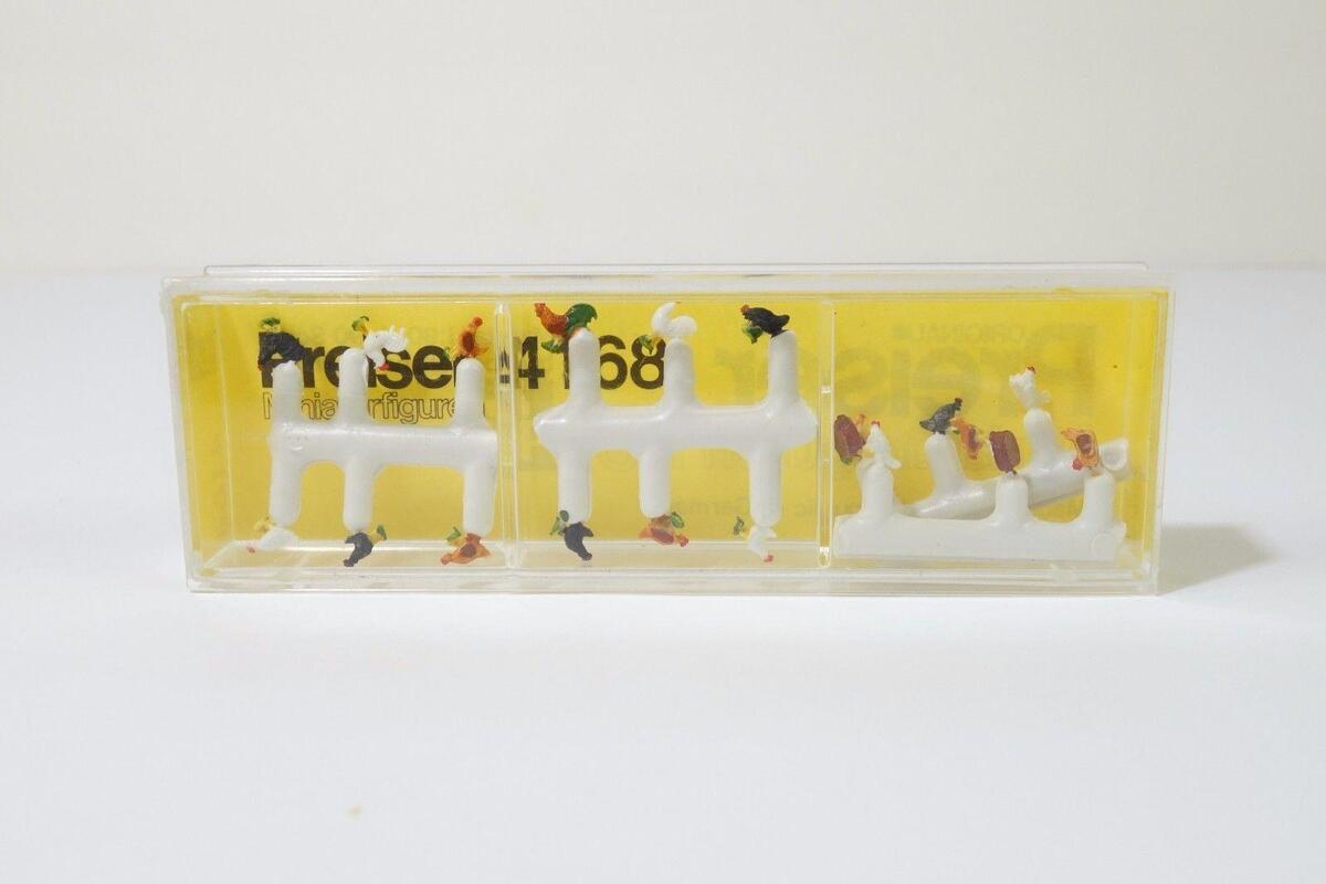 Preiser 4168 Chickens Figures (Set of 18)