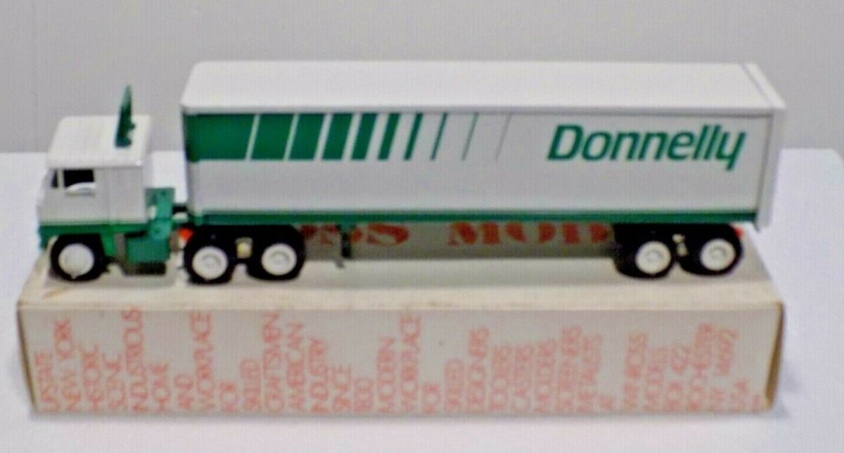 Winross 469 1:64 Donnelly Tractor Trailer