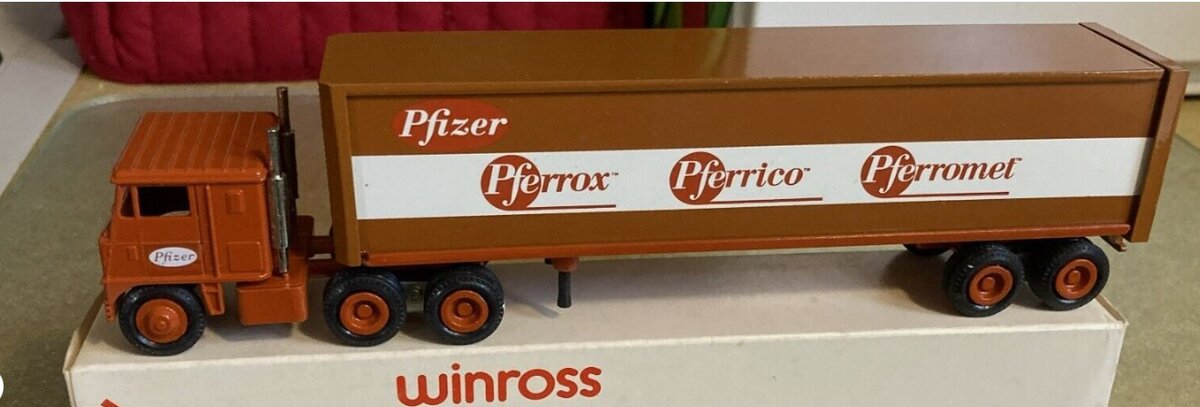 Winross 20-2 1:64 Pfizer Preferred Tractor Trailer