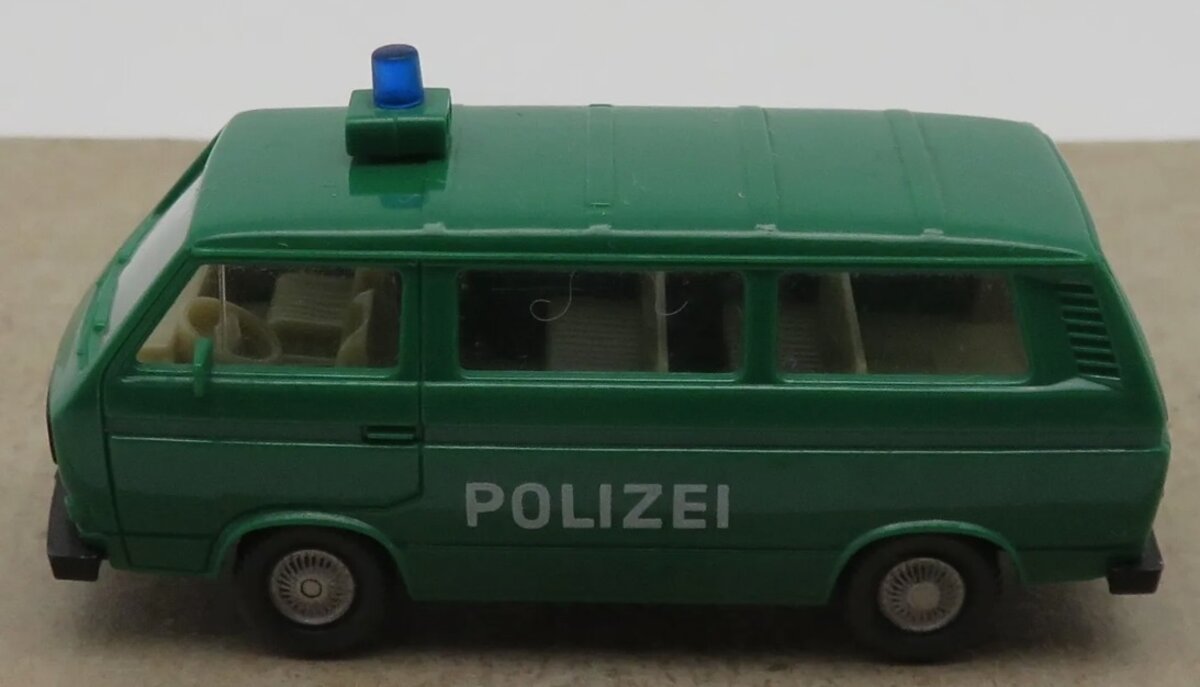 Wiking 13109 HO Scale Green VW Kombi Transporter T3 German Polizei