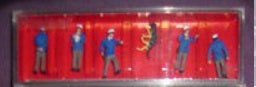 Preiser 10247 HO Scale 5-Policemen & Dog Figures (Set of 6)