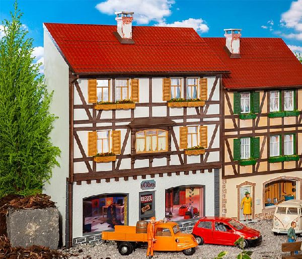 Pola 331777 G Relief House with Boutique Building Kit