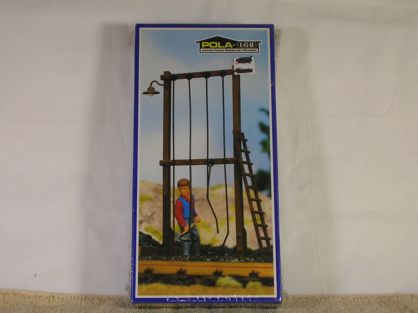Pola 965 G Scale Ash Remover Stand Kit