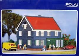 Pola 627 HO Wilhelm Roentgen's Place of Birth Building Kit