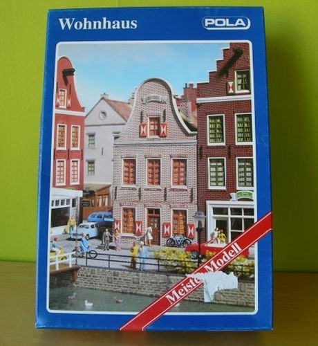 Pola 749 HO Residential House Building Kit