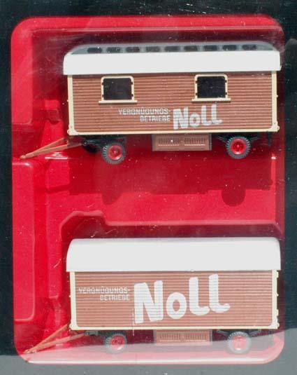 Preiser 24681 HO Scale Showman's Caravan and Luggage Van Plastic Set