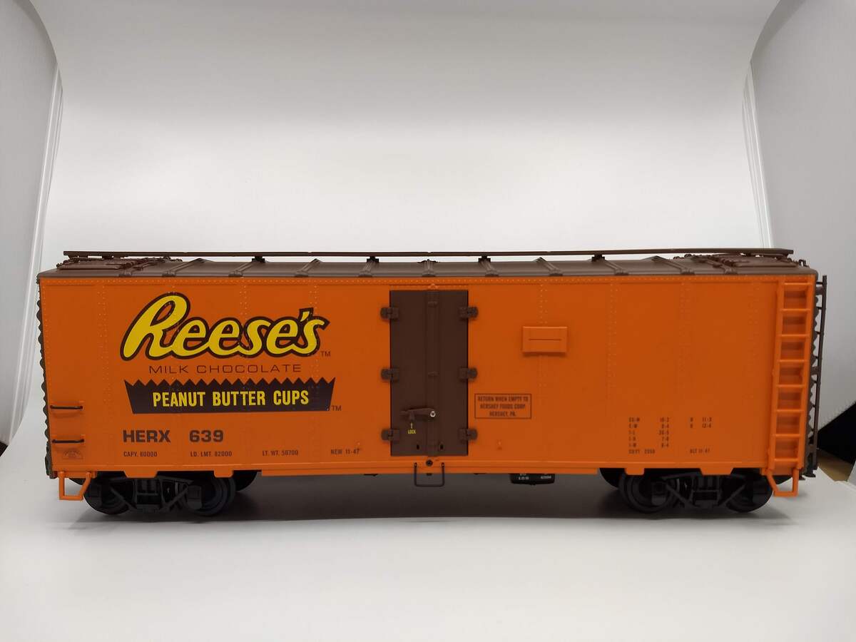 Aristo-Craft 46229 Hershey's Reese's Reefer Car