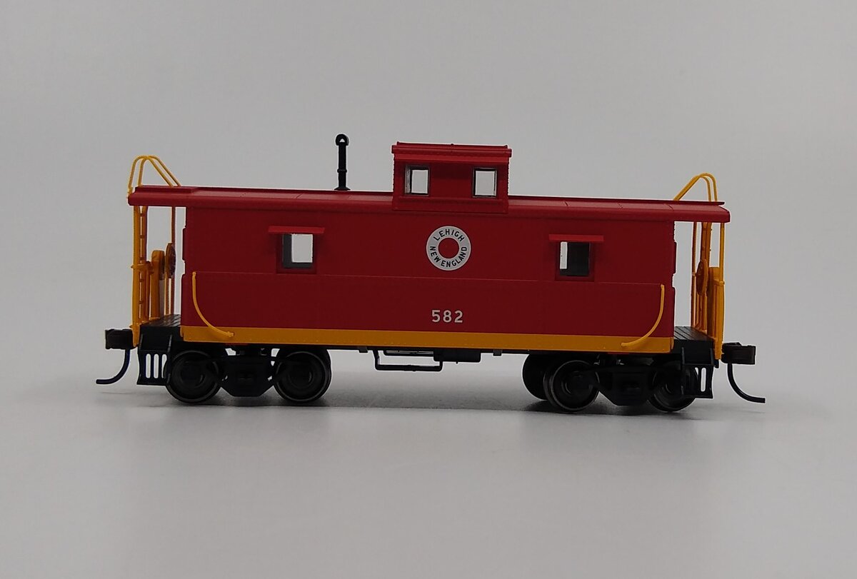 Atlas 20003024 HO Lehigh & New England Style Steel Center-Cupola Caboose #582