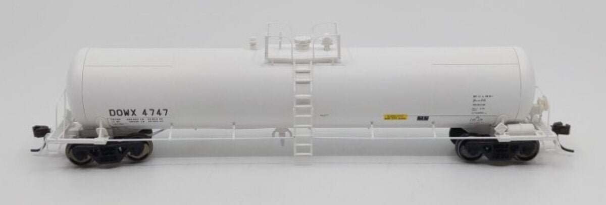 Atlas 20003511 HO Dow Chemical DOWX 20,700-Gallon Tank Car #4747