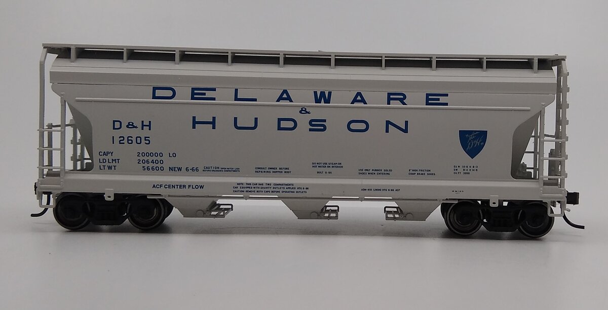 Atlas 20004449 N Delaware & Hudson Trainman® ACF® 3560 Covered Hopper #12605
