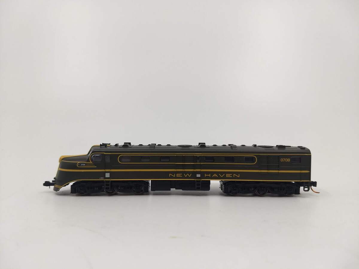 Walthers 929-50202 N Scale New Haven Alco DL-109 Diesel Locomotive #0708