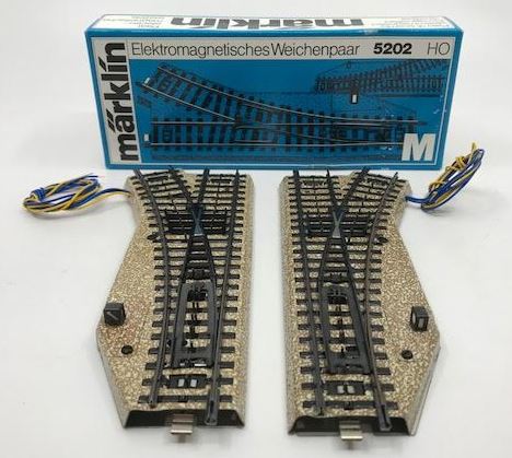 Marklin 5202 HO Remote Left and Right Switch Pair – Trainz